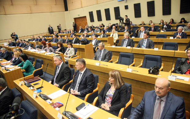 Банка чека купце за Љубију